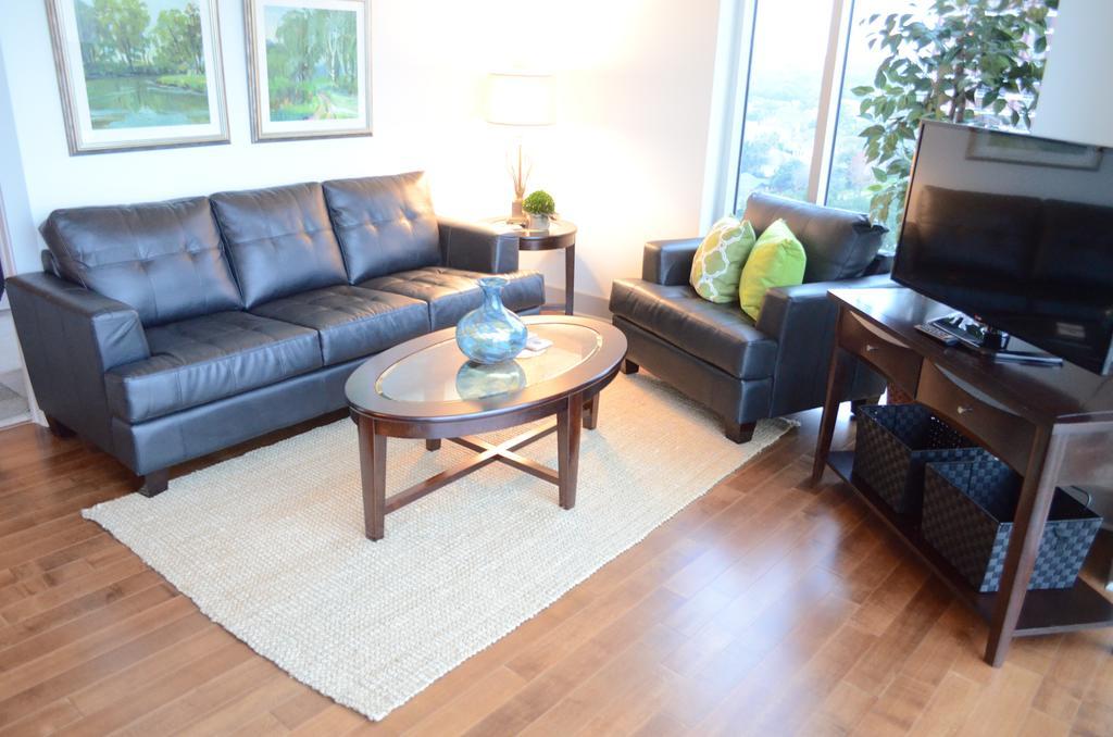 Hanover Post Oak Apartment Houston Room photo