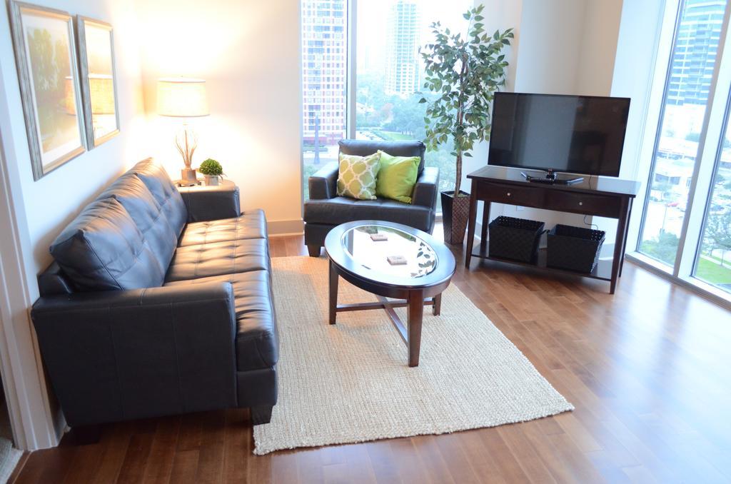 Hanover Post Oak Apartment Houston Room photo