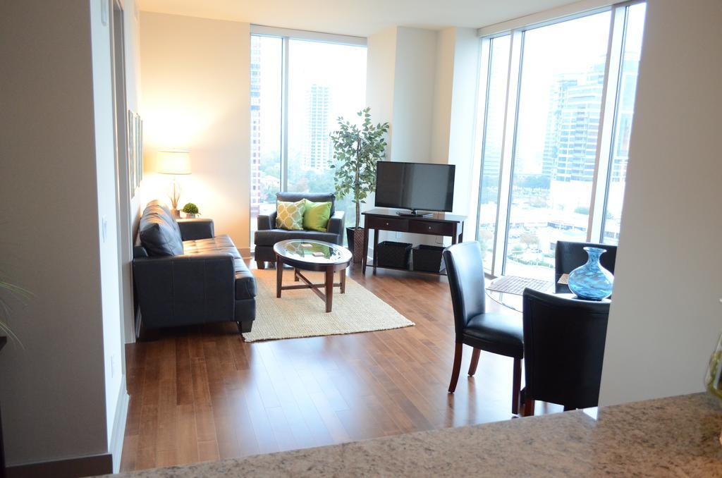 Hanover Post Oak Apartment Houston Room photo