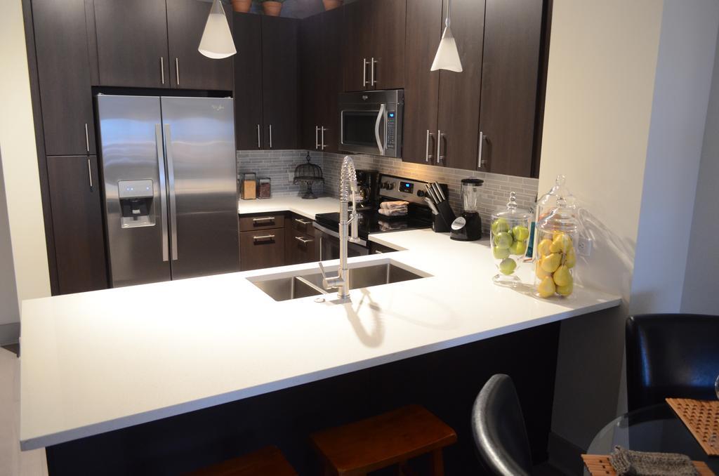 Hanover Post Oak Apartment Houston Room photo